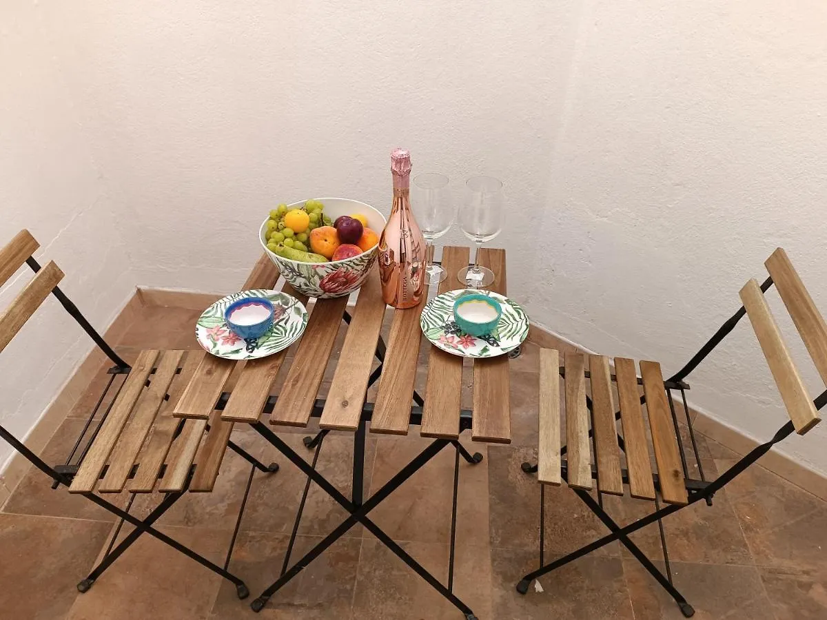דירה Amazing & Renovated 2-Bedroom Flat In פואנגירולה